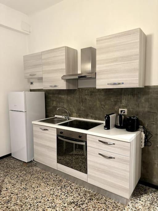 Ridi Che Ti Passa In Vico Del Fieno Apartment Genoa Ngoại thất bức ảnh